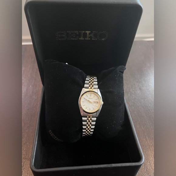 Seiko Accessories - BNIB two-tone Seiko watch